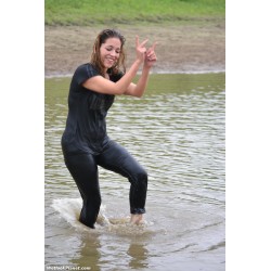 wetlook227-1 Mandy sport