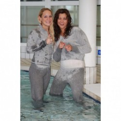 wp043 Linda & Mariska Jogging suits